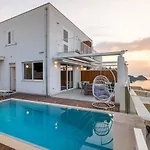 D'orlando - With Private Pool And Sea View Villa
